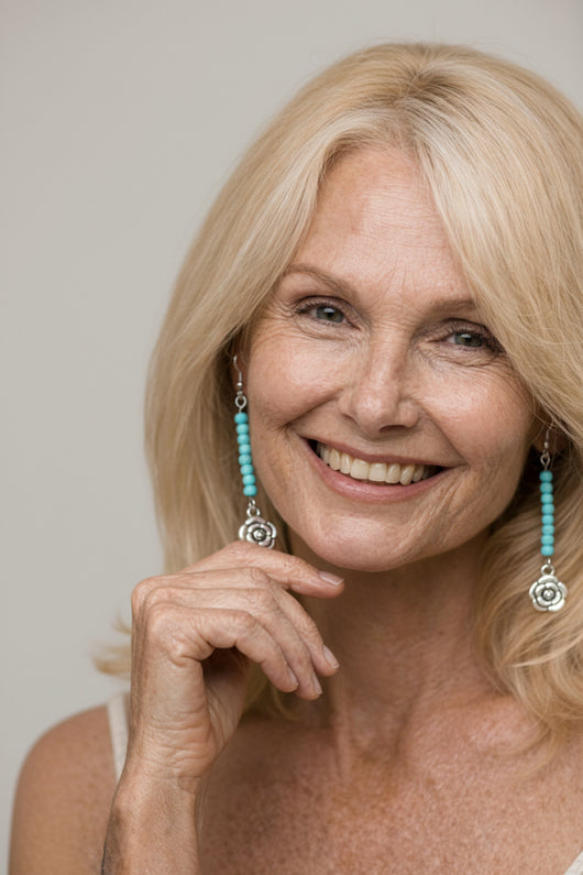 Nailed earrings with boho style and dangling stones