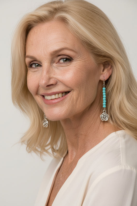 Nailed earrings with boho style and dangling stones